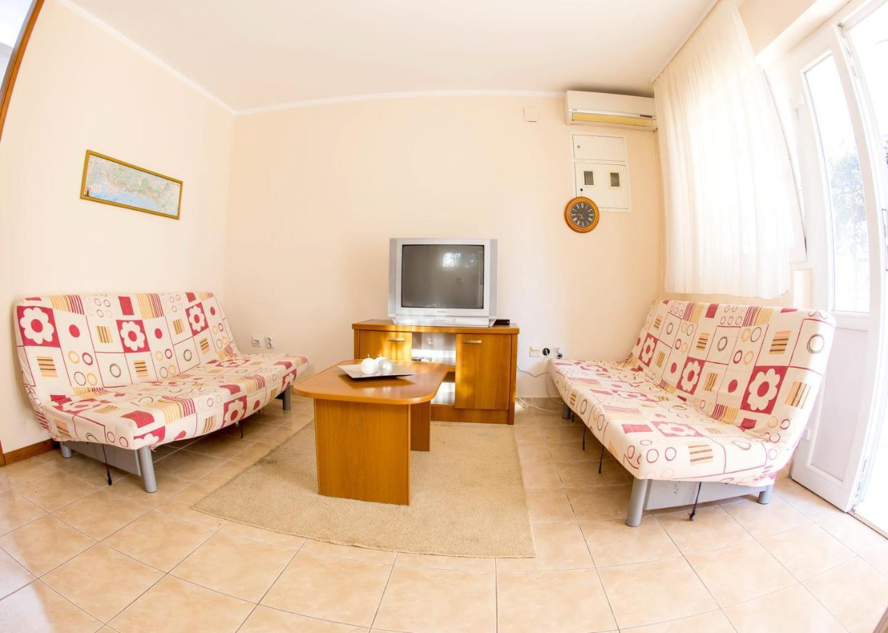 Apartments Irena Bečići Εξωτερικό φωτογραφία